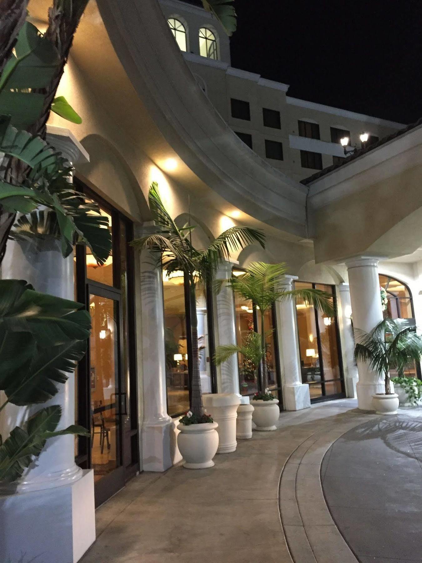 Doubletree Suites By Hilton Anaheim Resort/Convention Center Exterior photo