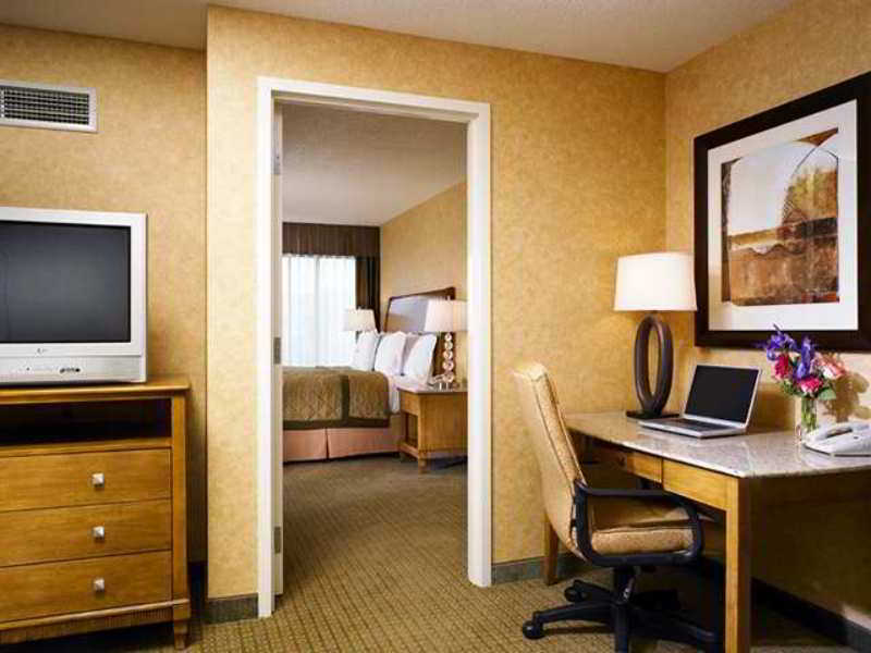 Doubletree Suites By Hilton Anaheim Resort/Convention Center Room photo